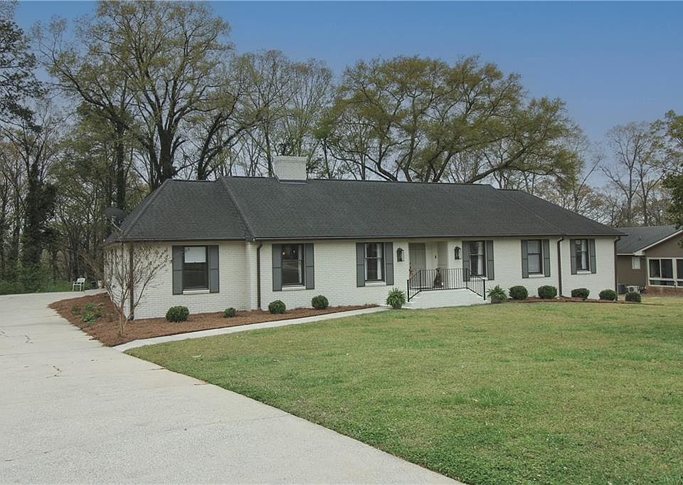 1st image of 112 Maple Dr