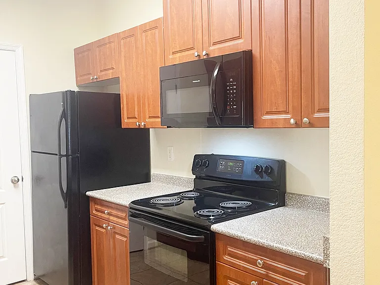Clairmont at Farmgate — Photo 85