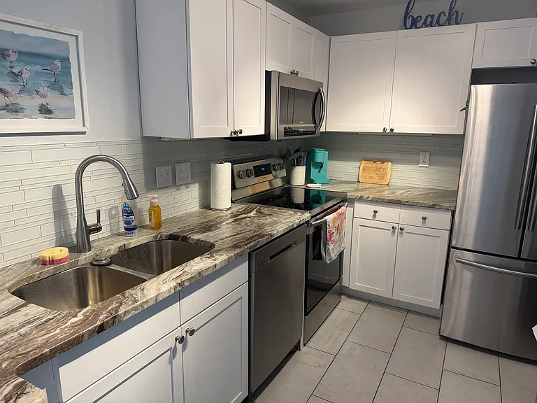 5020 Beach Dr SE #C — Photo 3