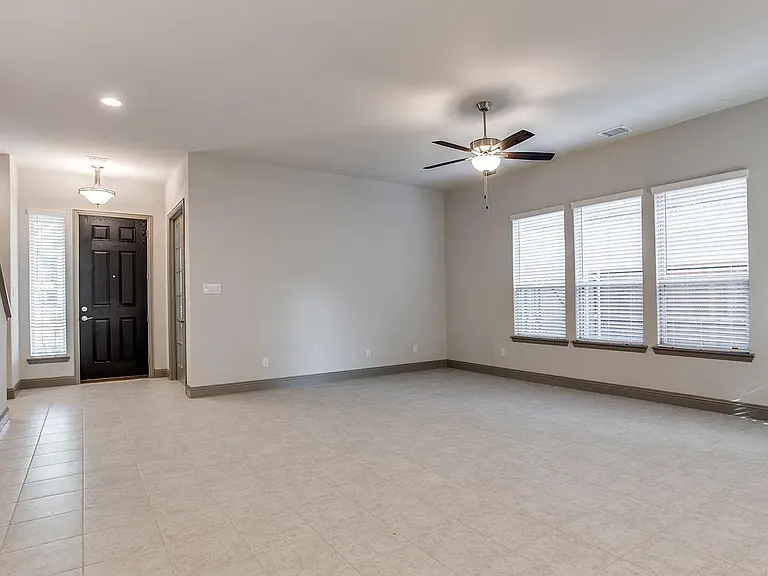7617 Regal Ln — Photo 24