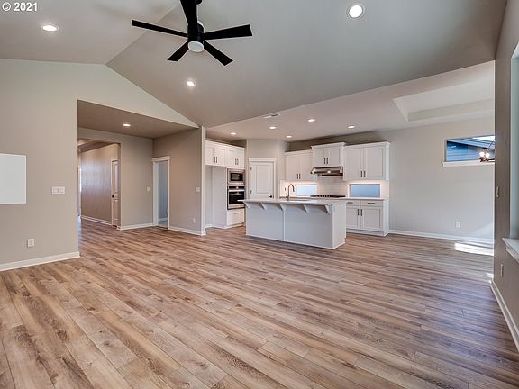 5th image of 8063 SE Reddington St #274