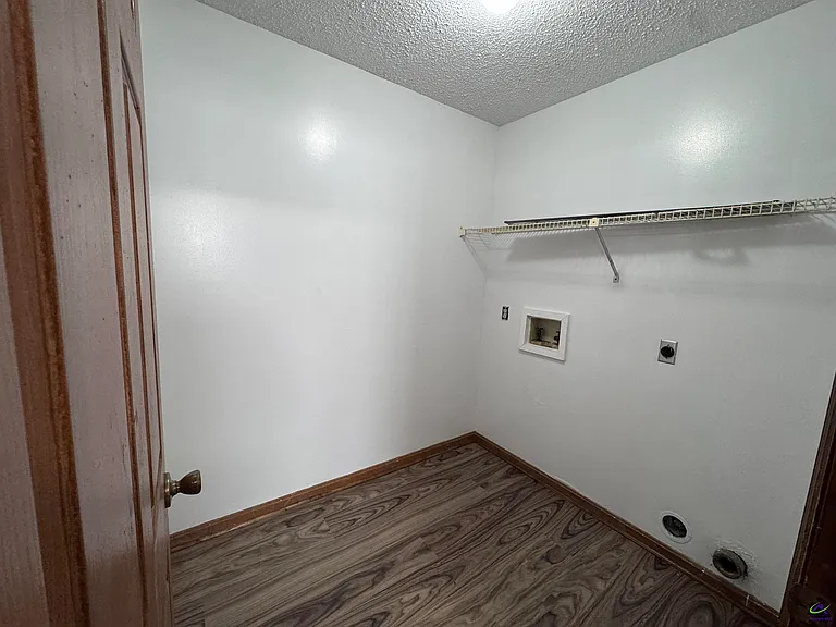 111 Rainbow Ave — Photo 7