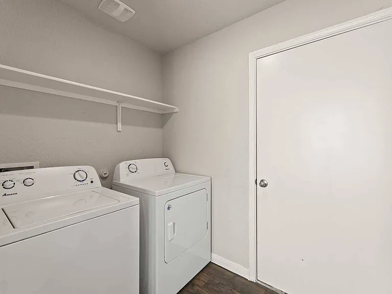 2920 Tweedy Trl — Photo 20