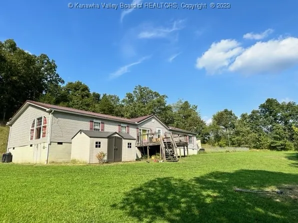 10 Lea View Rd, Hamlin, WV 25523