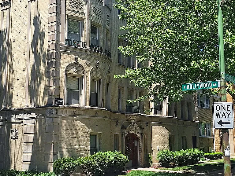 1 bed, 1100 sqft, $1,500 — Photo 1