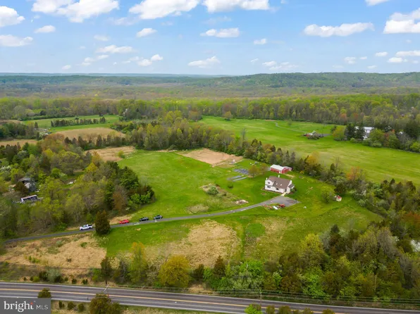 5 Thousand Acre Rd, Sellersville, PA 18960