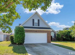 4509 Broadway Ct, Hope Mills, NC 28348