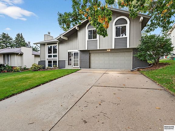 4th image of 2305 N 127th Cir