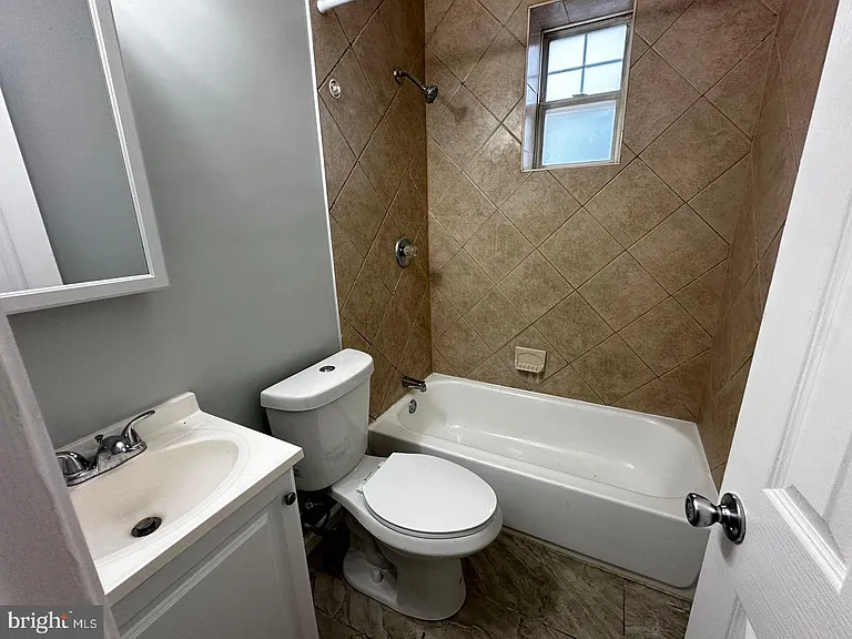 4632 Hillside Rd SE — Photo 7