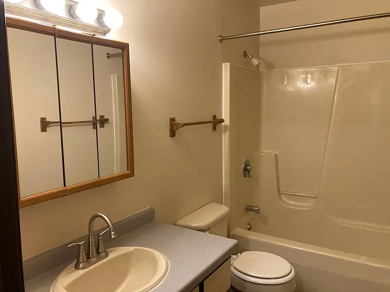 1170 Dodds Dr — Photo 10