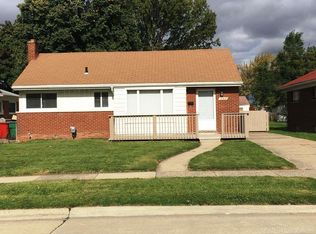 16837 Lincoln Ave, Eastpointe, MI 48021