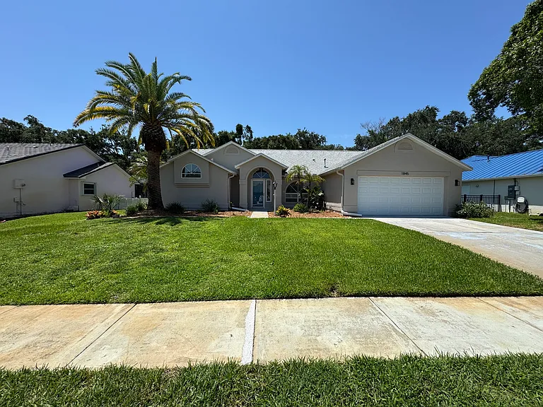 1845 Blue Heron Dr — Photo 1