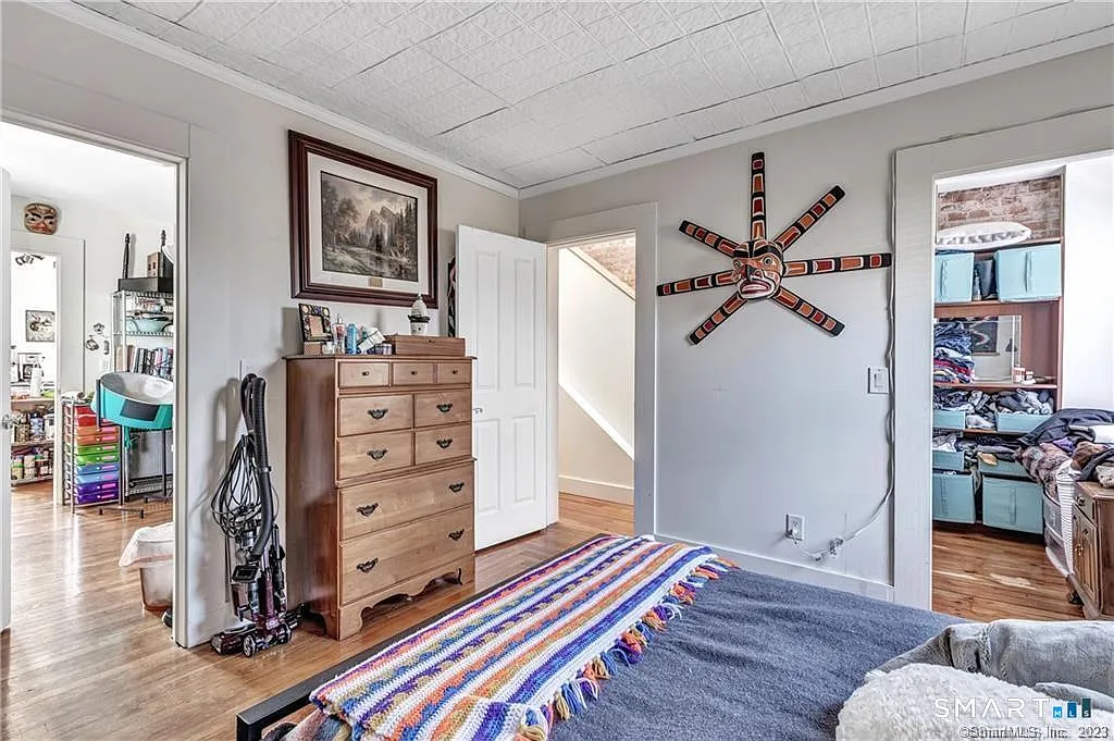 2 bed, 1.0 bath, 2220 sqft, $2,000 — Photo 4