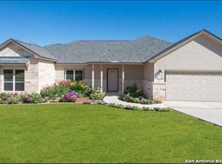 120 Grand Vw, Floresville, TX 78114