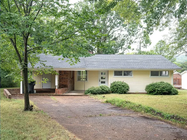 925 Camellia Dr, Columbia, TN 38401