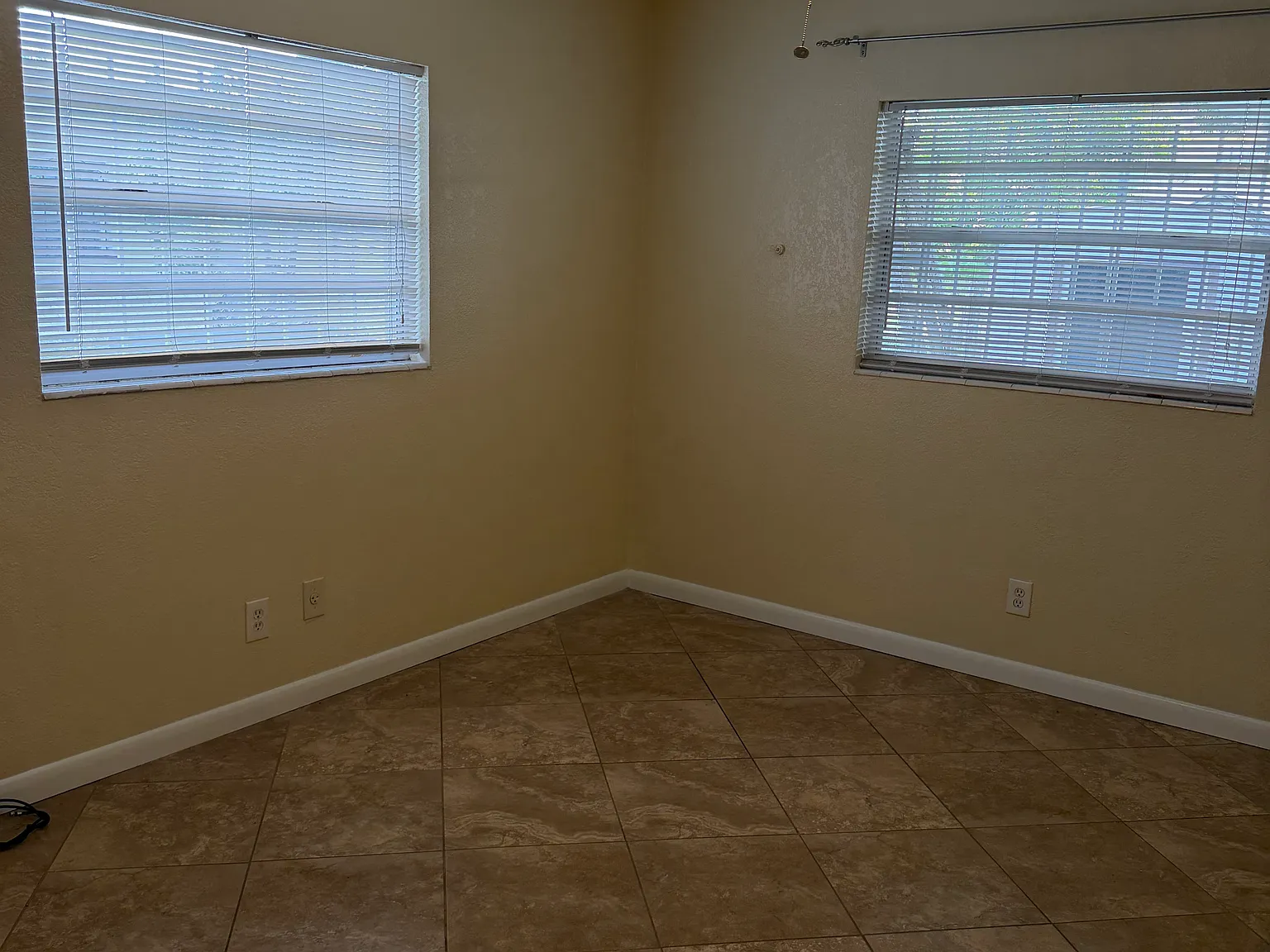 2 bed, 1170 sqft, $1,950 — Photo 2