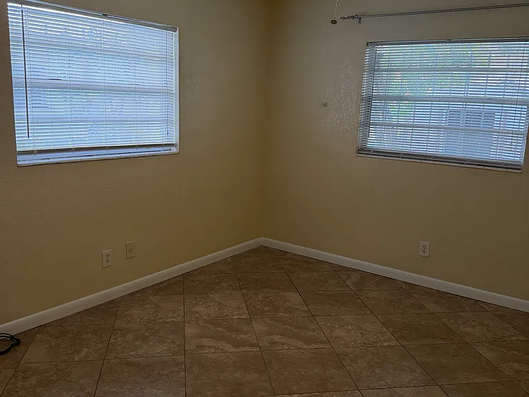 2605 N Matanzas Ave — Photo 2