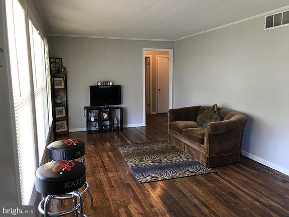 5th image of 21 Saint John Dr