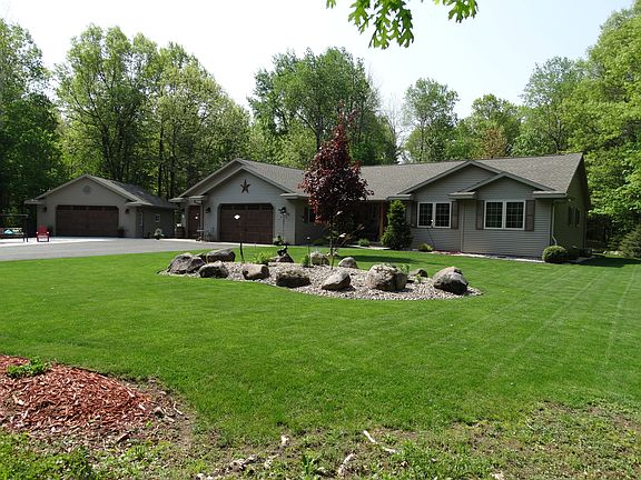 3rd image of 9437 Woodland Cir N