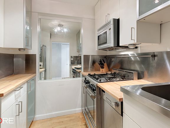 5th image of 240 E 55th St APT 10D