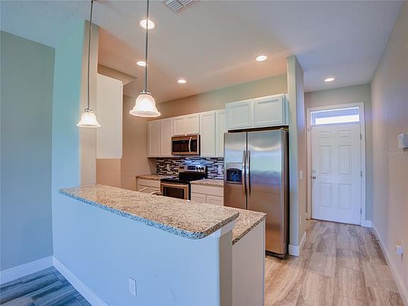 4th image of 1360 Davenport Blvd