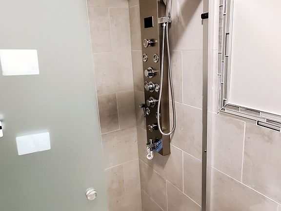 4th image of 01-7505 67th Dr