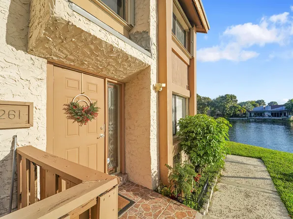 261 Wimbledon Lake Dr, Fort Lauderdale, FL 33324