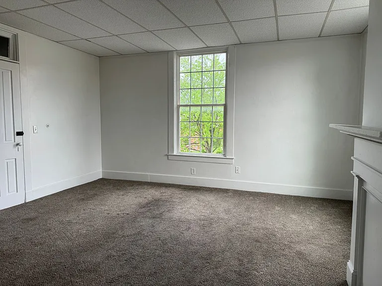 127 W Market St — Photo 10