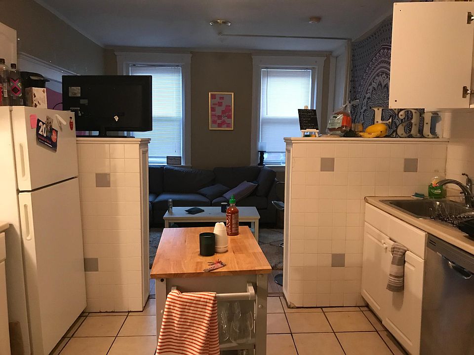 1st image of 68 Egmont St APT 6C