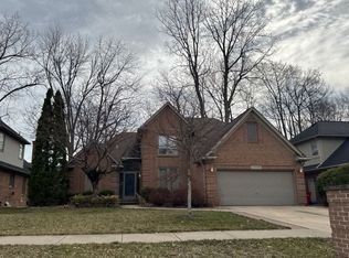 43336 Herring Dr, Clinton Township, MI