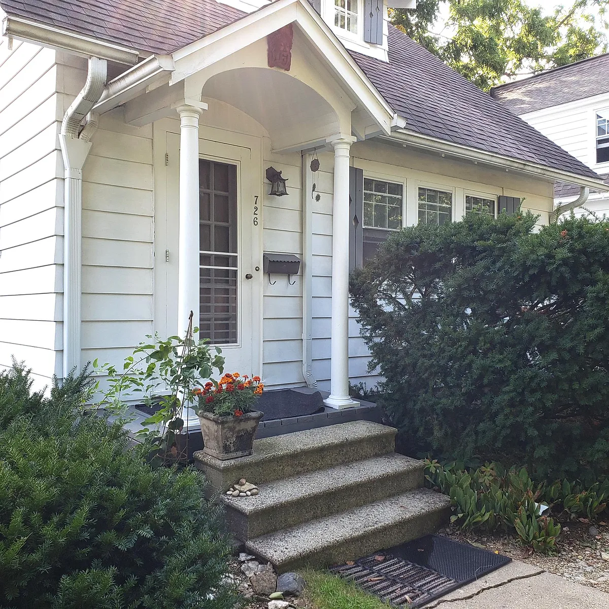 Building Photo - 726 Briar Hill Rd