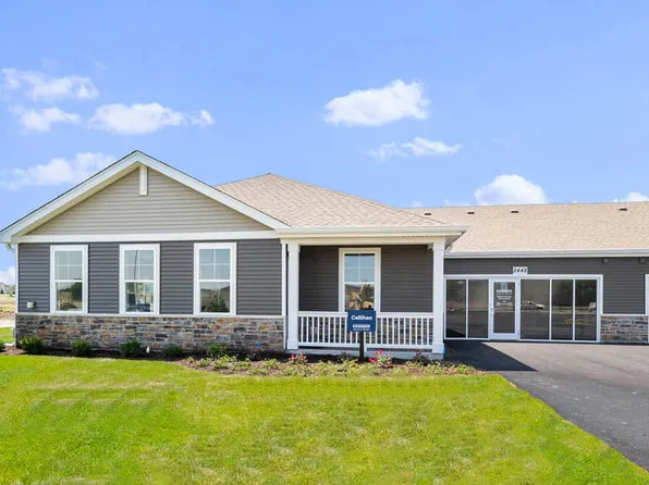 1086 Williamsburg St, Pingree Grove, IL 60140