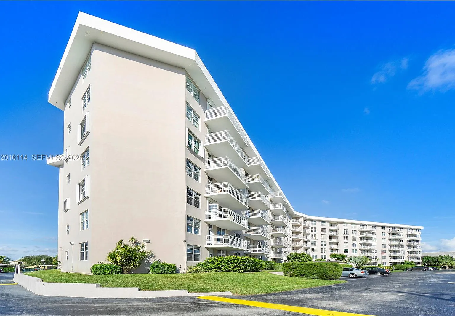 Patrician Condo — Photo 3