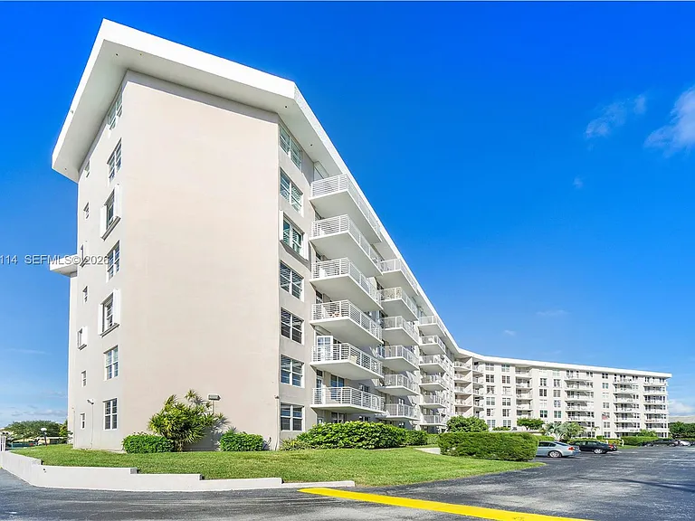 2851 S Ocean Blvd #7U — Photo 3