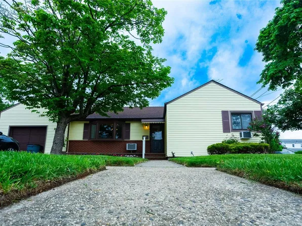 1020 Cherry Lane, Floral Park, NY 11001