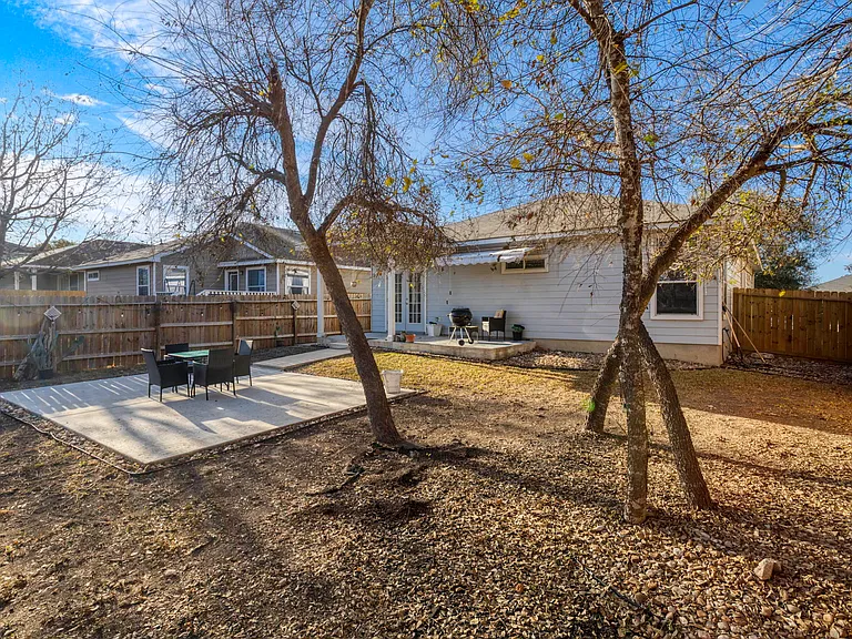 11720 Basil Grass — Photo 22