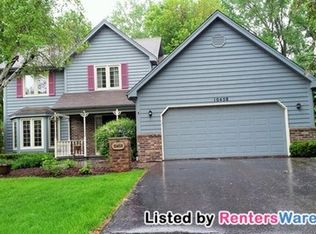 10458 Covington Cir, Eden Prairie, MN 55347