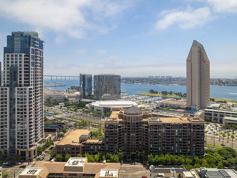 500 W Harbor Dr #1502 — Photo 22