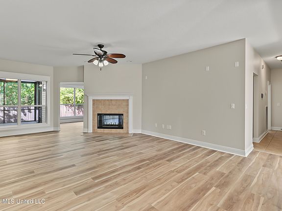 4th image of 3213 Joy Ln