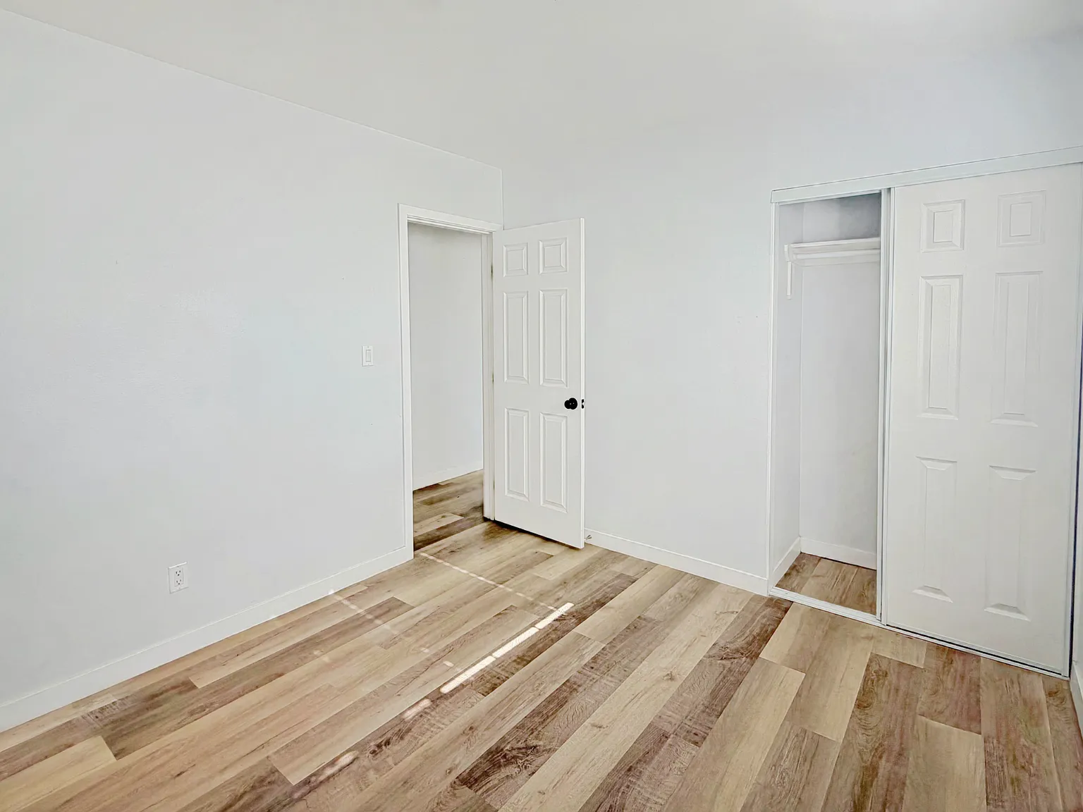 2 bed, 750 sqft, $2,525 — Photo 4