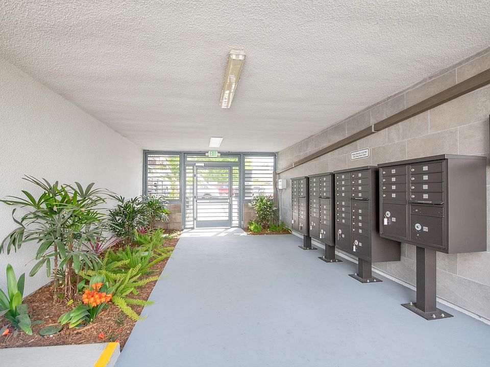 North building entrance and mailbox area