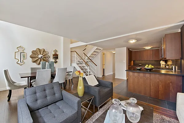 Rented by ER (DO NOT USE) | media 27