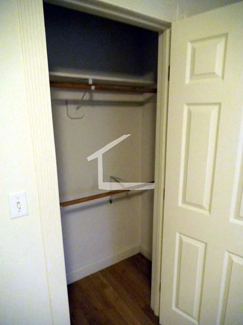 Great Value 1 bed in Brighton available 9/1/2026 — Photo 4