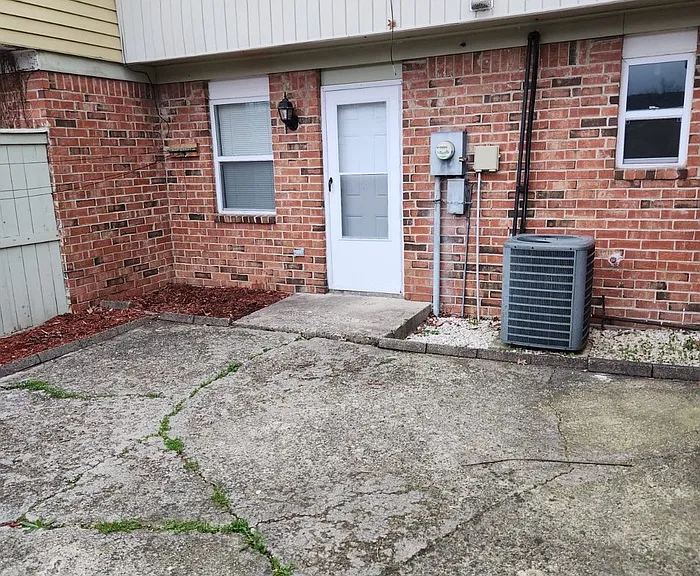 6340 Commons Dr — Photo 21