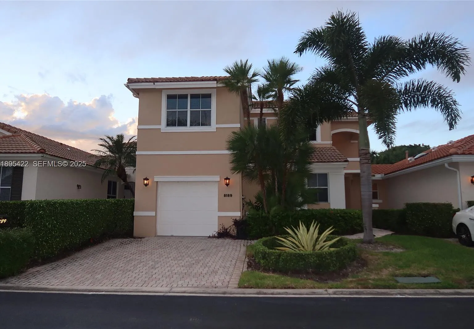 3 bed, 1842 sqft, $10,500 — Photo 1