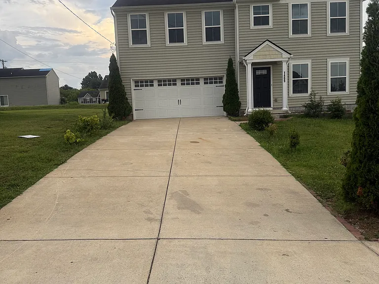 Christina Hayes Ln — Photo 1