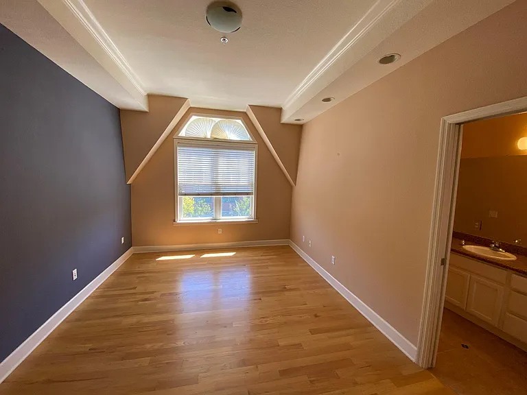 230 Bryant St #19 — Photo 4