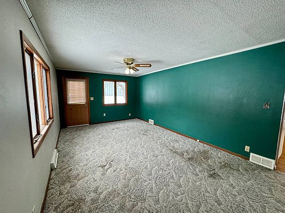 4th image of 520 2nd Ave W