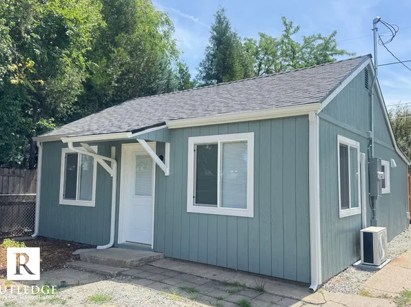 745 Dakota Ave, Medford, OR 97501