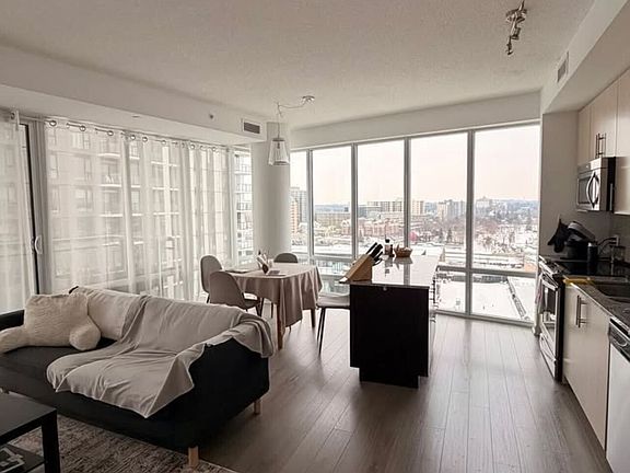 5th image of 85 Duke St W #908